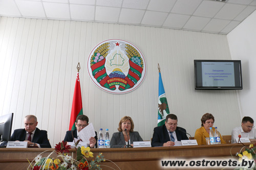 министр-информации-в-исполкоме-500x333